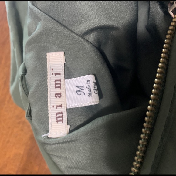 Miami Olive Green Puffer Vest Size Medium - Picture 5 of 5